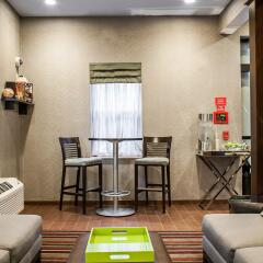 enVision Hotel Boston Longwood, an Ascend Collection Member питание