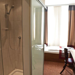 Отель Ivbergs Hotel Berlin Messe Германия, Берлин - 8 отзывов об отеле, цены и фото номеров - забронировать отель Ivbergs Hotel Berlin Messe онлайн ванная фото 2