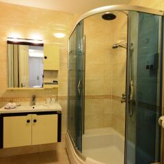 Отель Golden Sun Palace Hotel Вьетнам, Ханой - отзывы, цены и фото номеров - забронировать отель Golden Sun Palace Hotel онлайн ванная