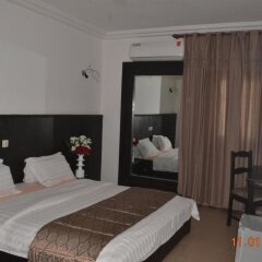 Miliet Hotel in Abidjan, Cote d'Ivoire from 84$, photos, reviews - zenhotels.com guestroom photo 4