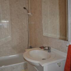 Отель The Red Flower Flat ванная
