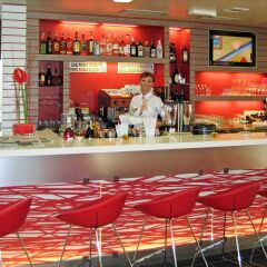 Ibis Hotel Plzen Пльзень гостиничный бар