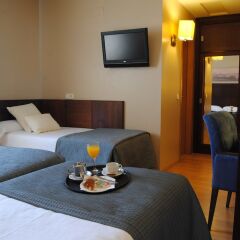 Hotel Ganivet в номере