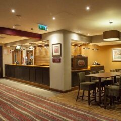 Отель Premier Inn London Bank - Tower гостиничный бар