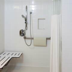 Ramada Plaza Hotel & Suites - West Hollywood ванная фото 2