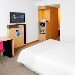 Отель Novotel Wroclaw City 3* Улучшенный номер с разными типами кроватей