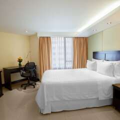 Отель Four Points by Sheraton Cali комната для гостей фото 5