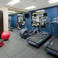 Отель Hampton Inn Manhattan-Times Square North США, Нью-Йорк - 1 отзыв об отеле, цены и фото номеров - забронировать отель Hampton Inn Manhattan-Times Square North онлайн фитнесс-зал