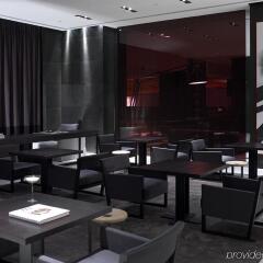 The Met Hotel развлечения