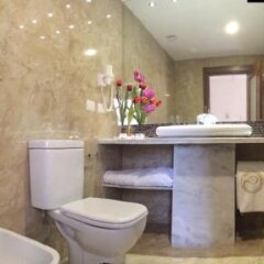 Delora Hotel and Suites in Aley, Lebanon from 147$, photos, reviews - zenhotels.com bathroom photo 3