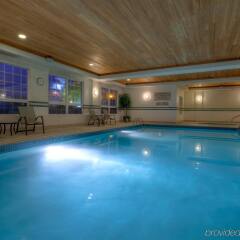 Отель Country Inn & Suites by Radisson, Calgary-Airport, AB Канада, Калгари - отзывы, цены и фото номеров - забронировать отель Country Inn & Suites by Radisson, Calgary-Airport, AB онлайн бассейн фото 2