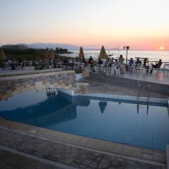 Dedalos Beach Hotel бассейн фото 2