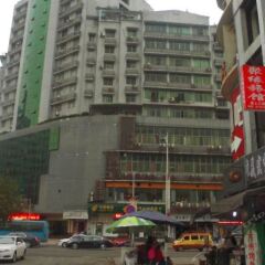 Yuanju Hostel парковка