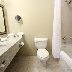 Holiday Inn Hotel & Suites Salt Lake City-Airport West ванная