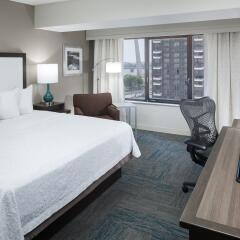 Отель Hampton Inn Gateway Arch Downtown комната для гостей фото 3