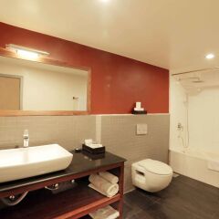 Отель Shambaling Boutique Hotel Непал, Катманду - отзывы, цены и фото номеров - забронировать отель Shambaling Boutique Hotel онлайн ванная фото 2
