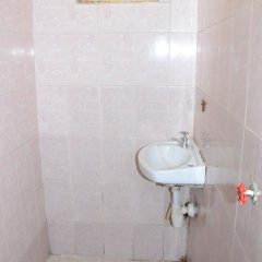 Care Guest House in Nairobi, Kenya from 46$, photos, reviews - zenhotels.com bathroom