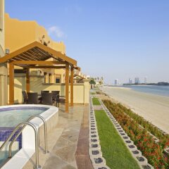 Отель Bespoke Residences-Luxury Frond A Villas балкон