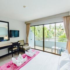 Отель Karon Whale Resort 3* Улучшенный номер с различными типами кроватей фото 2