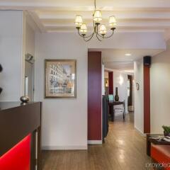Отель My Hôtel In France Marais интерьер отеля