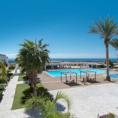 Royal Blue Hotel Paphos бассейн фото 4