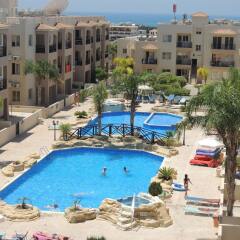 Отель Royal Seacrest Apartments Кипр, Пафос - отзывы, цены и фото номеров - забронировать отель Royal Seacrest Apartments онлайн бассейн