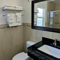 Americas Best Value Inn Antioch in Pacheco, United States of America from 125$, photos, reviews - zenhotels.com bathroom