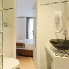 Отель Hôtel Atelier Vavin ванная