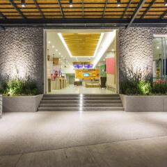 Отель Ramada by Wyndham Phuket Deevana Patong вид на фасад