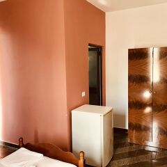 The Garden Beach Hostel Голем спа