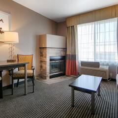 Отель Best Western Plus Rama Inn & Suites комната для гостей фото 2