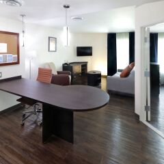 Отель Candlewood Suites Queretaro Juriquilla комната для гостей