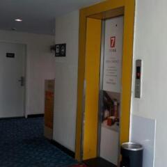 Отель 7 Days Inn Jiangmen 1st Gangkou Road Phoenix Mountain Station Branch интерьер отеля