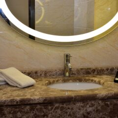 Tilal Almadina Hotel & Suites ванная фото 2