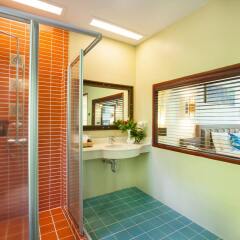 Отель Khaolak Bay Front Resort ванная