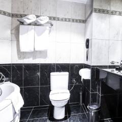 Отель Royal Hotel Греция, Ферми - 1 отзыв об отеле, цены и фото номеров - забронировать отель Royal Hotel онлайн ванная фото 2