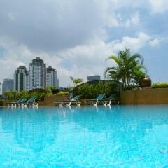 Отель Ramada D'MA Bangkok бассейн фото 2