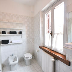 Апартаменты Holiday Apartment Rome - Colosseum Рим ванная