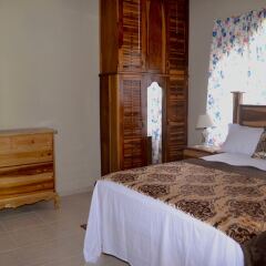 Отель Cozy Comfort Inn комната для гостей
