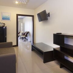 Royal Q&D Suites Hotel интерьер отеля