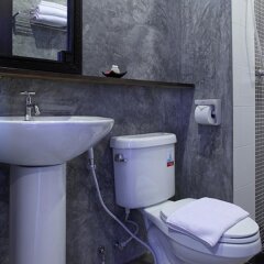 Karon Sino House in Mueang, Thailand from 24$, photos, reviews - zenhotels.com bathroom