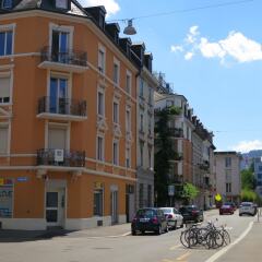 Отель iQ130 Guesthouse