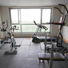 Отель Vértice Roomspace Испания, Мадрид - 3 отзыва об отеле, цены и фото номеров - забронировать отель Vértice Roomspace онлайн фитнесс-зал фото 2