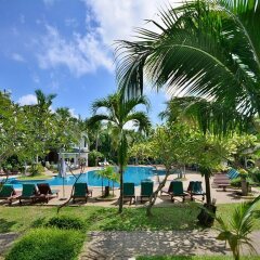 Отель First Bungalow Beach Resort бассейн фото 2