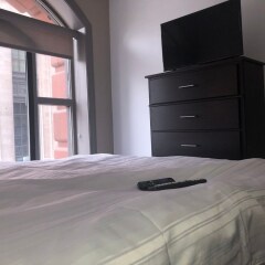 Апартаменты SoBe Arena District Apartments комната для гостей фото 3
