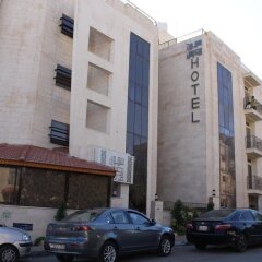 Отель Sohol Al Karmil Suites парковка