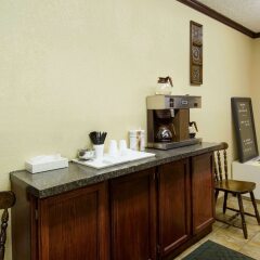 Отель Americas Best Value Inn Columbus North Колумбус питание