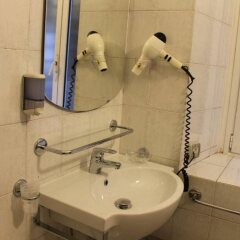 Отель Fiori Италия, Рим - 7 отзывов об отеле, цены и фото номеров - забронировать отель Fiori онлайн ванная