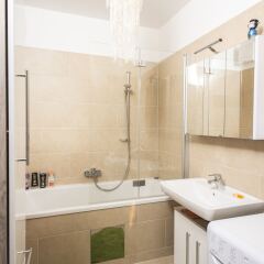 Отель Sky View Apartment Vienna by Welcome2Vienna Австрия, Вена - отзывы, цены и фото номеров - забронировать отель Sky View Apartment Vienna by Welcome2Vienna онлайн ванная