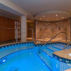 Отель Banff Caribou Lodge and Spa бассейн